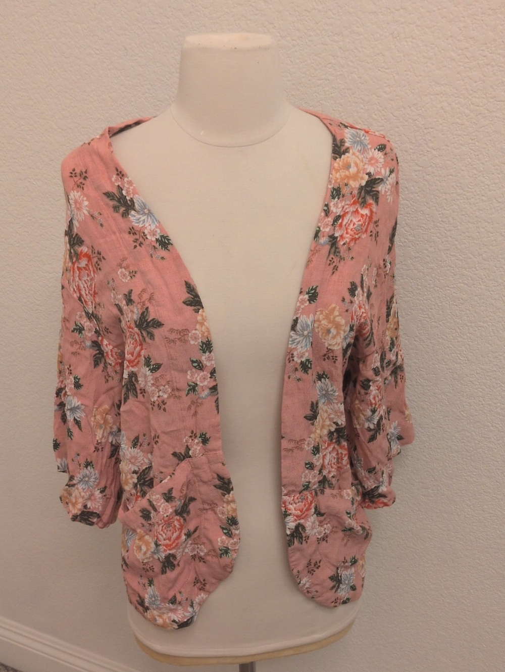 Forever 21 Pick Minimum Top Floral Print Cardigan Small